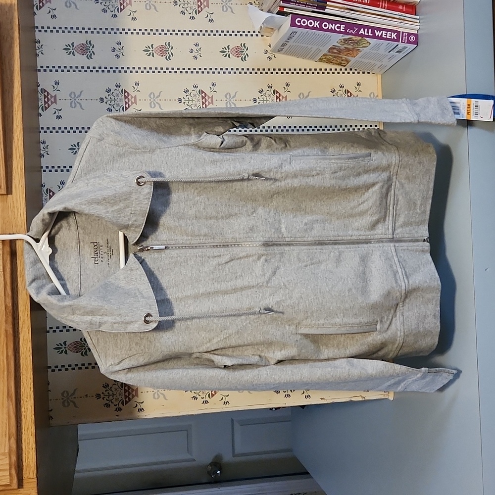 NWT ladies relaxed by Charter Club P/S zipup light sweatshirt with pockets Gray